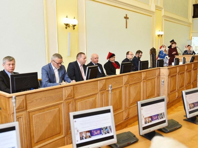 KONSULTACJE SPOŁECZNE W RATUSZU ŻYWIECKIM W SPRAWIE WPISU „TRADYCJI NOSZENIA ŻYWIECKIEGO STROJU MIES - zdjęcie7
