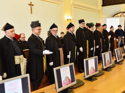 KONSULTACJE SPOŁECZNE W RATUSZU ŻYWIECKIM W SPRAWIE WPISU „TRADYCJI NOSZENIA ŻYWIECKIEGO STROJU MIES - zdjęcie10